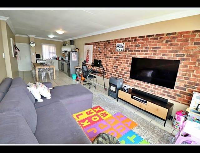 2 BEDROOM APARTMENT FOR SALE IN WYCHWOOD